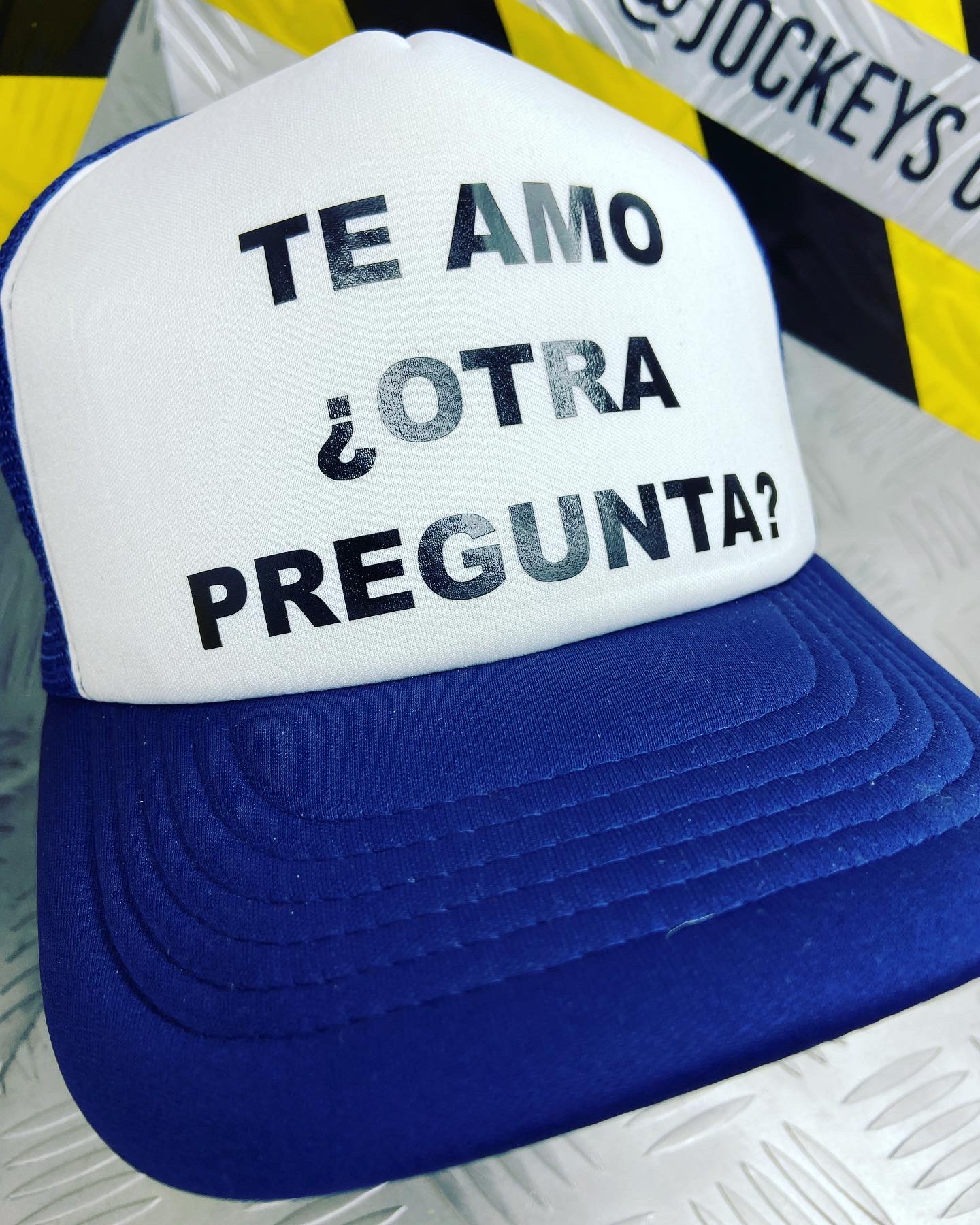 Gorros nego bordado premium